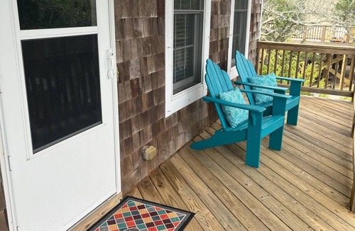 Ocracoke House | Hydeaway: Convenient to Restaurants, Shops and Silver Lake