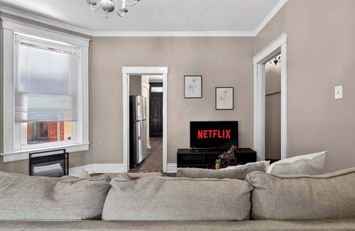 Old Louisville Apartment | Iconic Old Louisville apartment near Downtown!