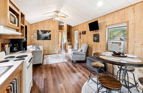 Neal Cabin | Idyllic Rental Cabin for Romantic Getaways and Outdoor Adventures by Toronto Lake, Kansas