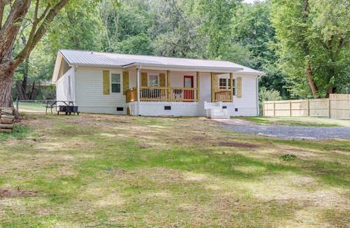 Winchester House | Idyllic Winchester Vacation Rental w/ Lake Access!