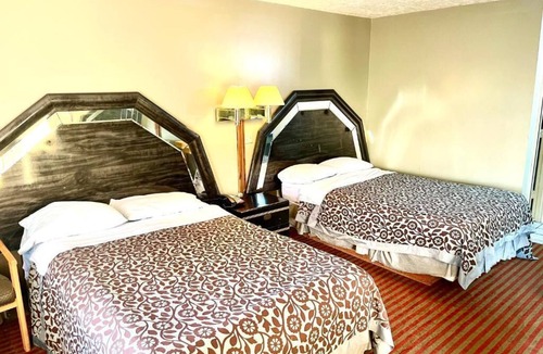 Mullins Hotel | Imperial motel