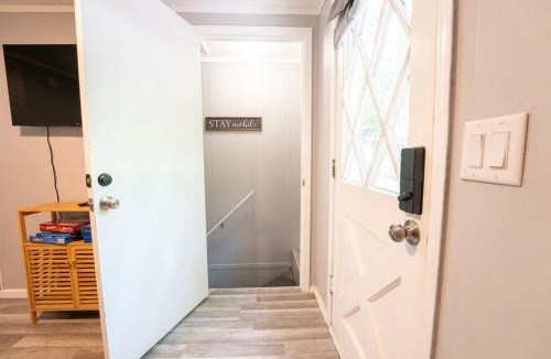 Indian Point Ski Chalet | Indian Point Villa#6 at Tribesman Resort on Table Rock Lake near Silver Dollar City, Branson