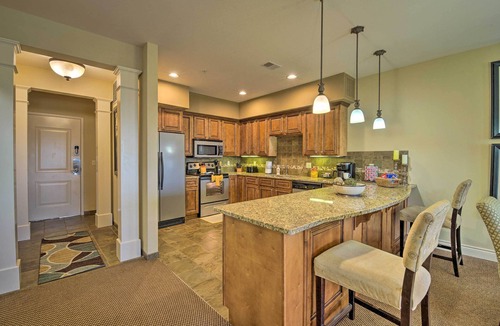 Branson Condo | Inviting Branson Condo w/Outdoor Dining Area