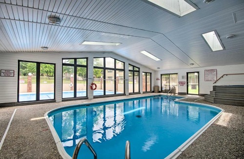 Branson Apartment | Inviting Resort Condo about 1 Mile to Branson Strip!