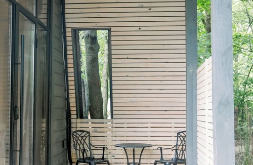 Fredericktown Cabin | Iron Mountain Villa - Sleeps 5 - Fire Pit