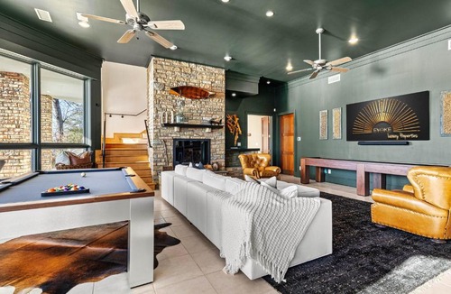 Barium Springs Villa | Island Estate Sleeps 22 Bar Hot Tub Dock