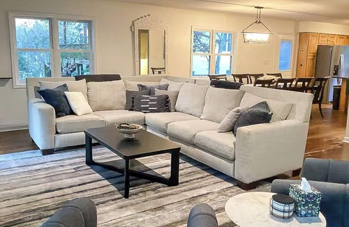 Emerald Isle House | ISLE BE THERE ~5 min Walk to Beach, 4 Bedrooms, Golf Cart, 6 Bikes, Dog Friendly