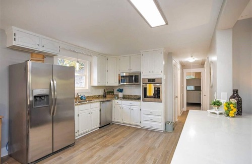 Nashville House | Ivywood Escape Stylish + Relaxing Stay (30+ Day Rental)