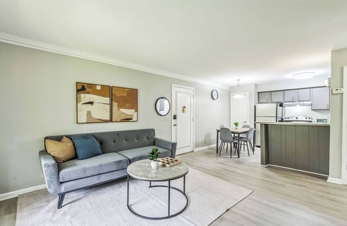 Nashville Apartment | Jamestown C5 I Comfy 2 Bed 1 Bath