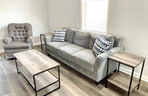 Louisville House | Jeffersonville Gem by Louisville - Close to Parks, River Walk and Walking Bridge