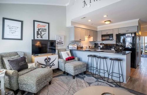 North Topsail Beach Condo | Jolly Roger