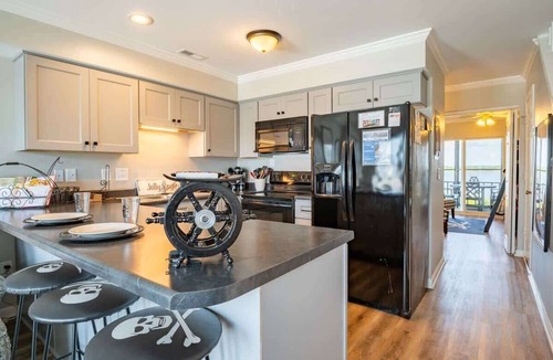 North Topsail Beach Condo | Jolly Roger