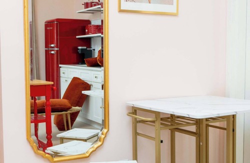 East Market District Apartment | Juke – Romantic Artist’s Retreat in Louisville