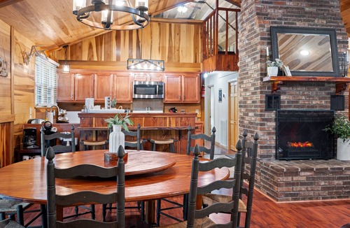 Dover Cabin | June DISCOUNT in affect! Don't Miss out.