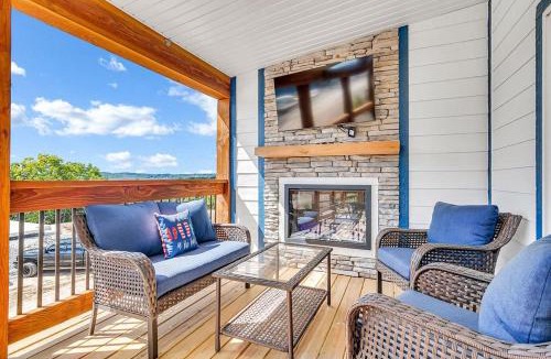 Branson House | Keepin' it Reel