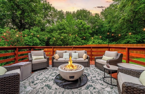 Perry Park House | Kentucky Bourbon Trail: Hot Tub & Game Room