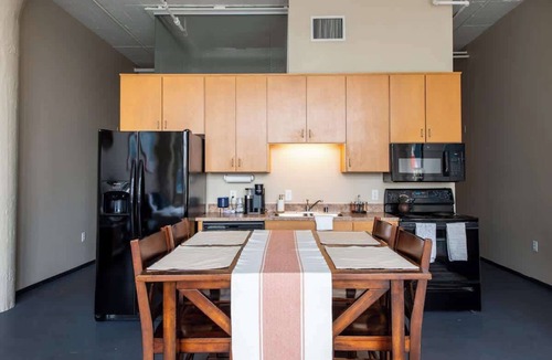 West Main Historic District Condo | Kentucky Derby Downtown Duplex with Amazing Views