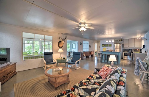 New Concord Cabin | Kentucky Lake Cabin w/Private Dock + Yard