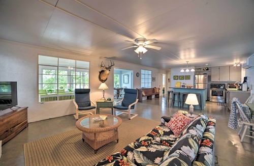 New Concord Cottage | Kentucky Lake Cabin w/Private Dock + Yard