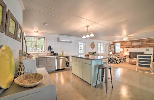 New Concord Cottage | Kentucky Lake Cabin w/Private Dock + Yard