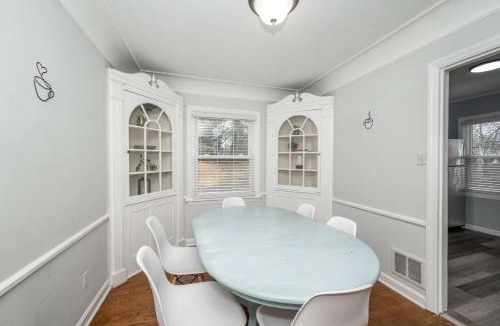 Roselawn Finance House | Kenwood Keys 1 - Cozy Stay for 6