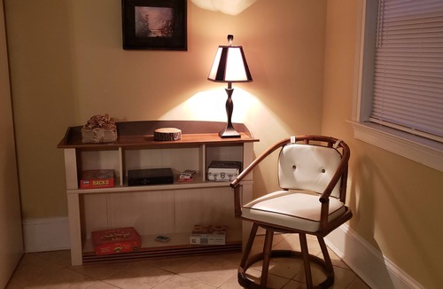 Signal Mountain House | KING Bed, 60"Roku TV, 3pmCk-In/Noon Ck-Out, Private, Q.Murphy Bed, Full Kitchen