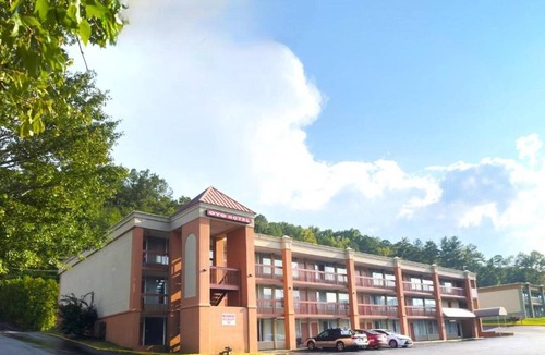 Harriman Apartment | King Bed | Non Smoking | Harriman