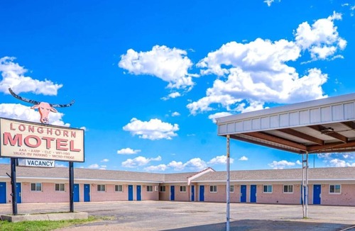 Boise City Apartment | King Bed | Non-Smoking