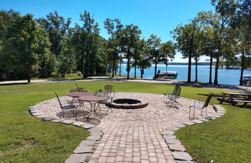 Indian Point Apartment | King Bed, Private Balcony, Lake View - Must See! - Indian Point (U1502A)
