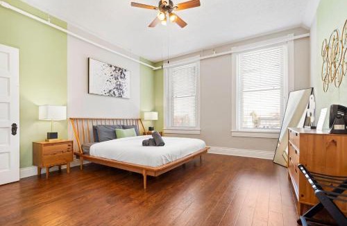 Shelby Park Apartment | KING Sleep8 4Bed 2BR 2 BA Swepson Hideaway