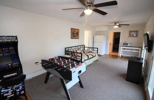 La Follette House | Knot 4 Reel' gentle slope, private hot tub, double deck dock, slide. 5 bathroom