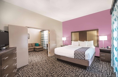 Loudon Hotel | La Quinta Inn & Suites by Wyndham Loudon