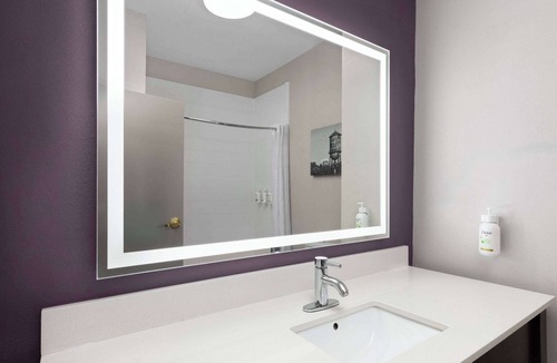 Loudon Hotel | La Quinta Inn & Suites by Wyndham Loudon