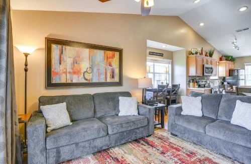 Indian Point Apartment | Lake Access and Pool Branson Condo - 2 Mi to Marina