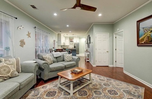 Jones Mills Apartment | Lake Catherine 2 Bedroom w. Ensuite Bath, Incredible Lake views 2 car garage