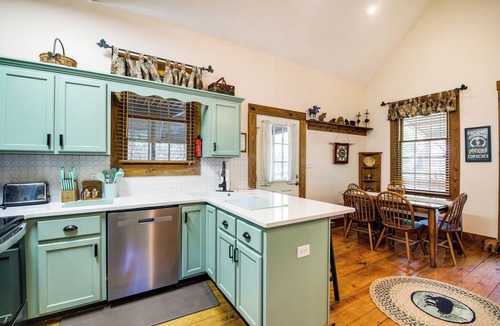 Sloans Valley Cabin | Lake Cumberland Resort Cabin In Gated Community!