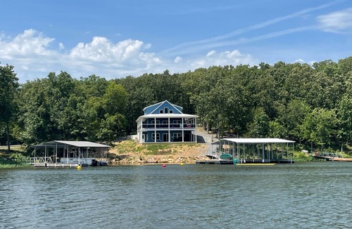 Marion House | Lake Egypt, Lake Front Home Steps Away From the Water