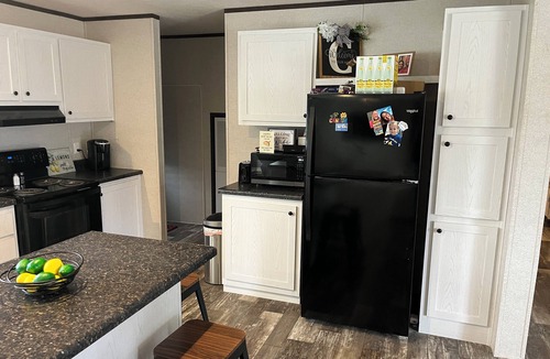 Checotah House | Lake Eufaula Retreat – Sleeps 10 - Less than 1 mile to the lake and marina