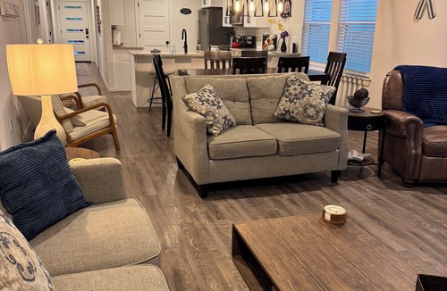Afton House | LAKE FEVER 14 MONKEY ISLAND BATTLEFIELD 3 BEDROOMS, 2 BATH 1K, 1Q, 1 F, 1T BEDS