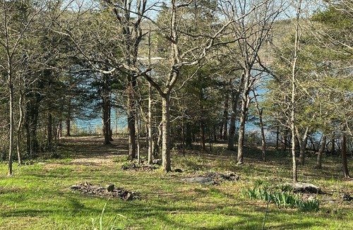 Lampe House | Lake Front Villa near Branson