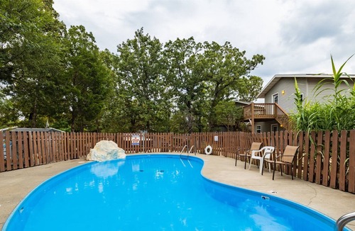 Indian Point House | Lake Lodge 45 - Resort Next to Silver Dollar City!