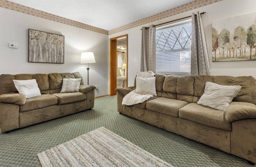 Indian Point House | Lake Lodge 45 - Resort Next to Silver Dollar City!