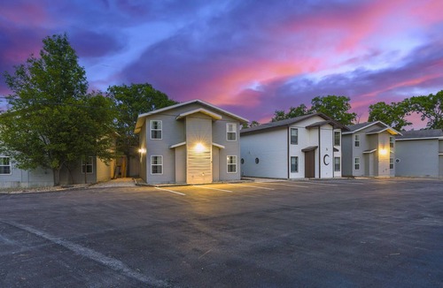 Indian Point House | Lake Lodge 48 - Resort Next to Silver Dollar City!