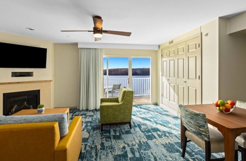 Osage Beach Resort | Lake of the Ozarks - 2-bedroom/2 bath Condo