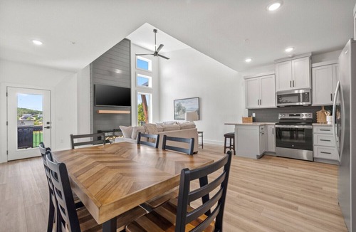 Reeds Spring Apartment | Lake Retreat | Poolside, Dock & 2 Living Spaces