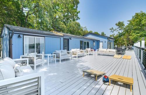 Marmaros House | Lake View and Game Room on 3 half Acres, Near Marina