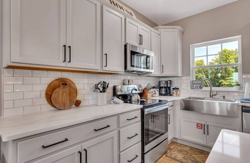 Table Rock House | Lake View-Billiards-Outdoor Pool-Pvt HotTub-Free Daily Tickets-Custom Decor-Close to Sdc