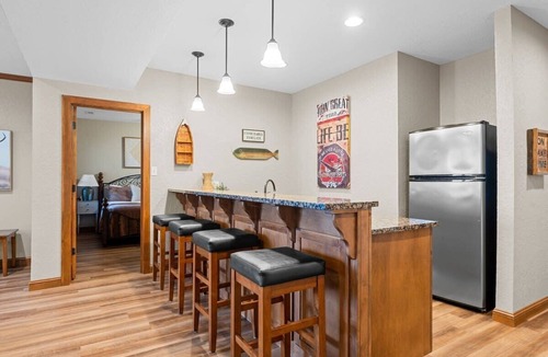 Hollister Cabin | Lake View, Hot Tub, Fire pit, Gameroom w/Pinball