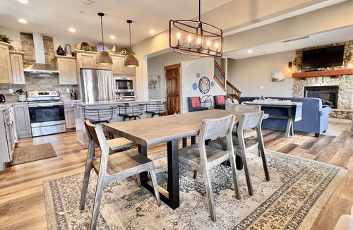 Table Rock House | Lake Views, Hot Tub, Cmty Indoor&Outdoor Pools