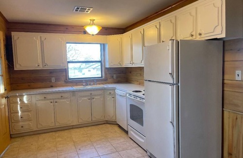 Dennis House | Lakefront 2 bedroom cozy house on Grand lake at Stony Point
